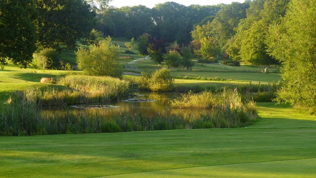 London Beach Country Hotel & Golf Club Тентерден Экстерьер фото
